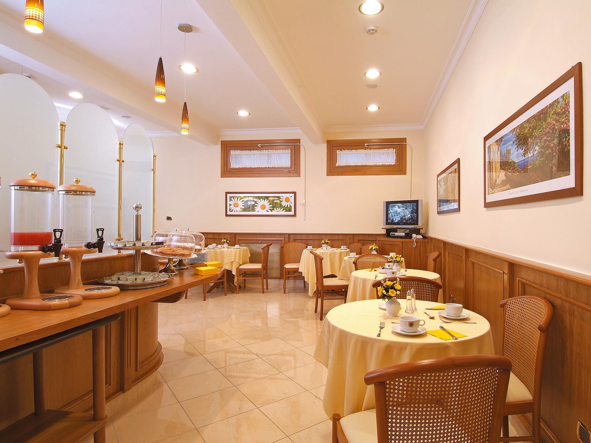 Buono Hotel Napels Restaurant foto