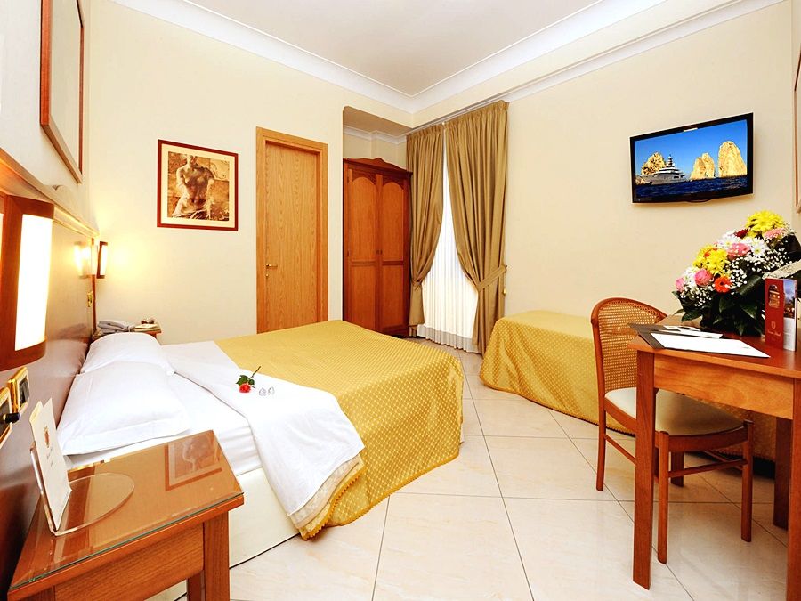 Buono Hotel Napels Buitenkant foto